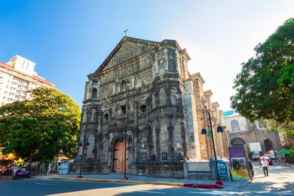The Victor Hotel Makati City Exterior photo